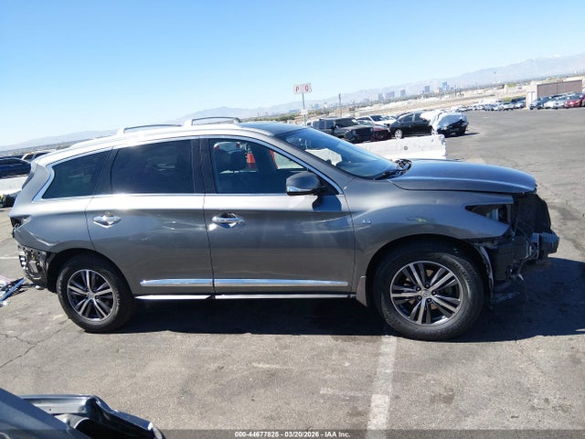 INFINITI Qx Luxe