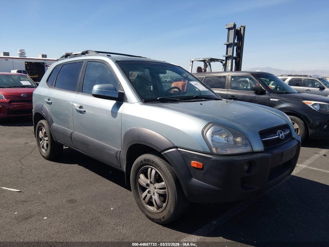 Salvage Hyundai TUCSON Image