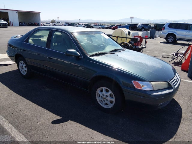 Salvage Toyota Camry Image