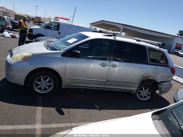 Toyota Sienna Le