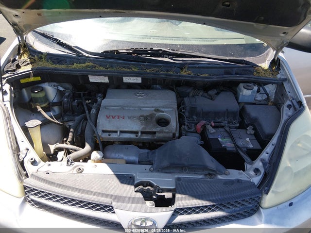 Toyota Sienna Le