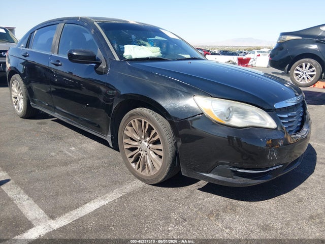 Salvage Chrysler 200 Image