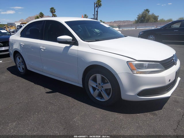 Salvage Volkswagen Jetta Image