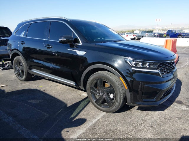 Salvage Kia Sorento Image