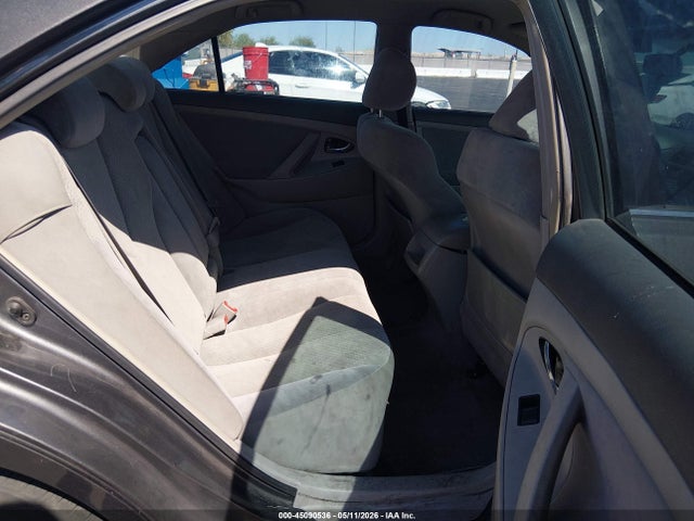 Toyota Camry Le V6
