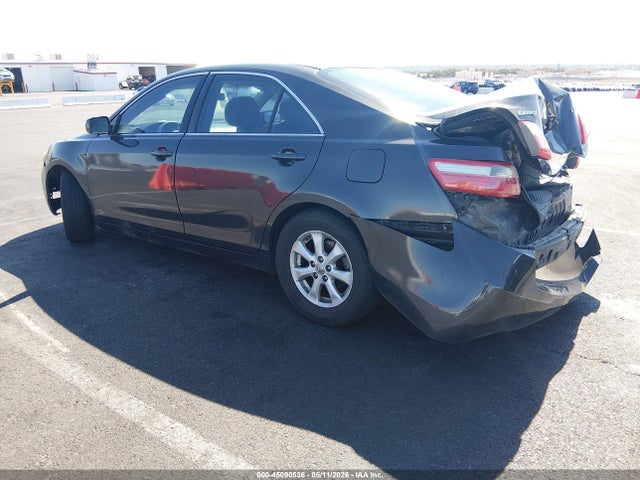 Toyota Camry Le V6