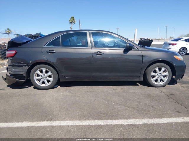 Toyota Camry Le V6