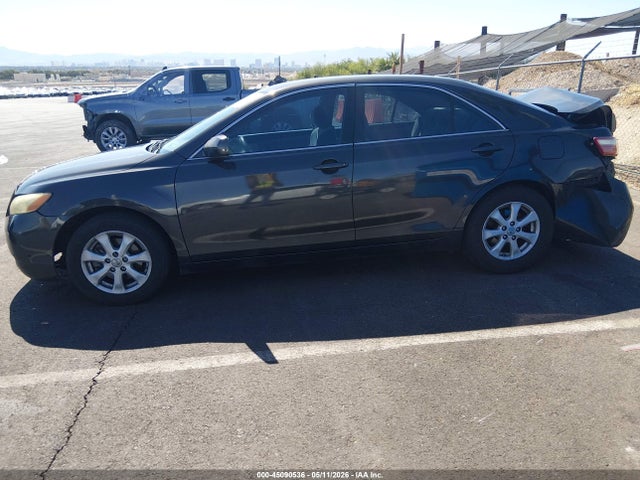 Toyota Camry Le V6