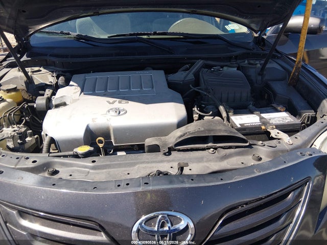 Toyota Camry Le V6
