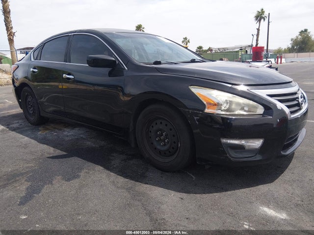 Salvage Nissan Altima Image