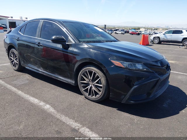 Salvage Toyota Camry Image