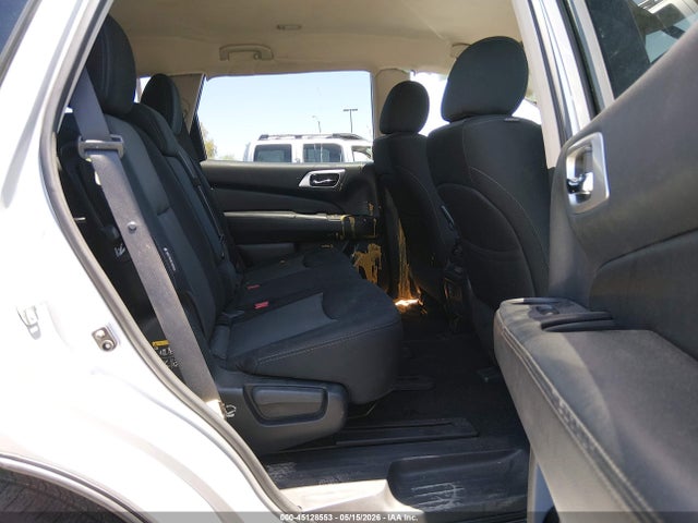 Nissan Pathfinder Sv