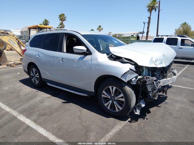 Salvage Nissan Pathfinder Image