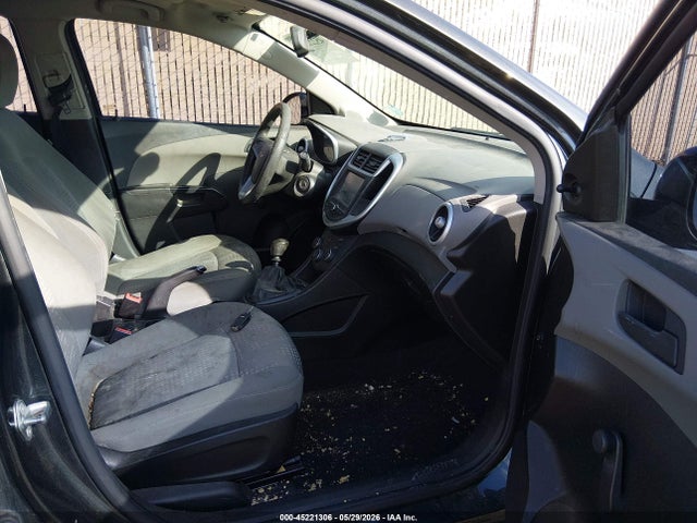 Chevrolet Sonic Ls Manual