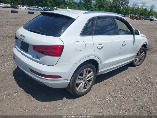 Audi Q3 2.0t Premium Plus