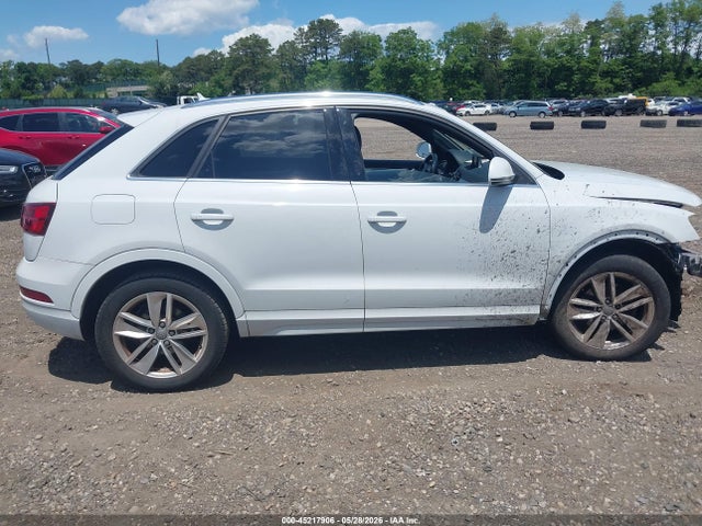 Audi Q3 2.0t Premium Plus