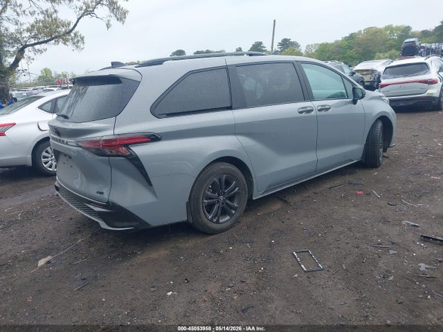 Toyota Sienna Xse