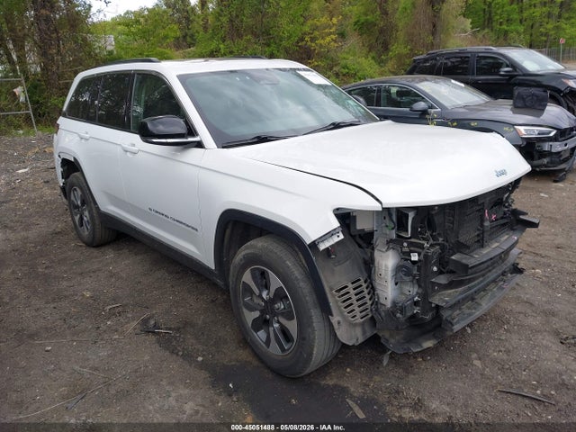 Salvage Jeep Grand Cherokee Image