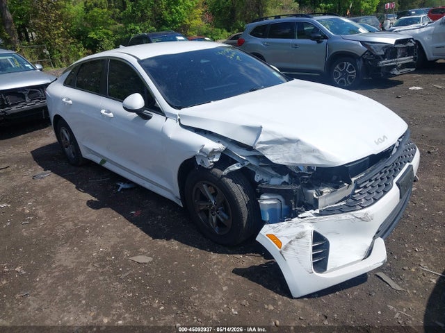 Salvage Kia K5 Image