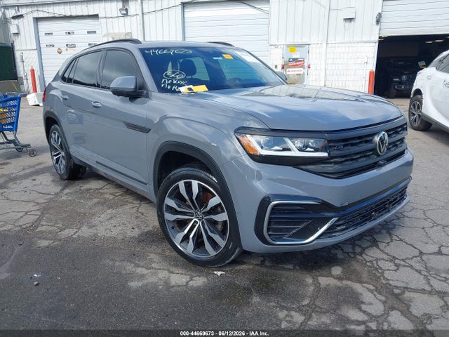 Salvage Volkswagen Atlas Image