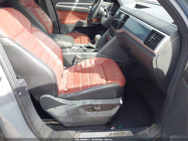 Volkswagen Atlas 3.6l V6 Sel Premium R-line