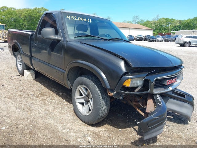 Salvage Chevrolet S Truck Image