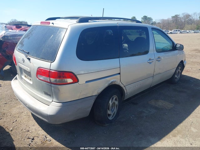 Toyota Sienna Le