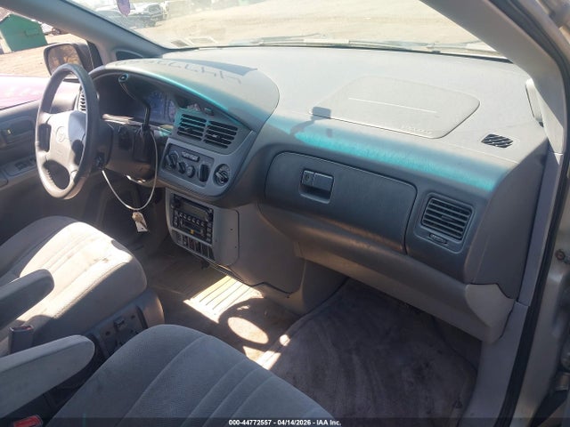 Toyota Sienna Le