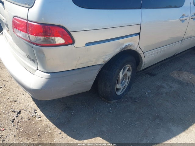 Toyota Sienna Le