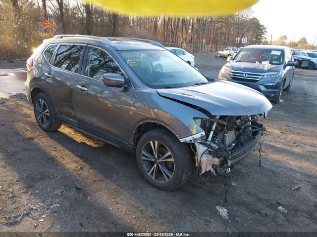 Salvage Nissan Rogue Image