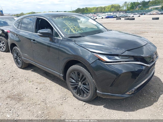 Salvage Toyota Venza Image