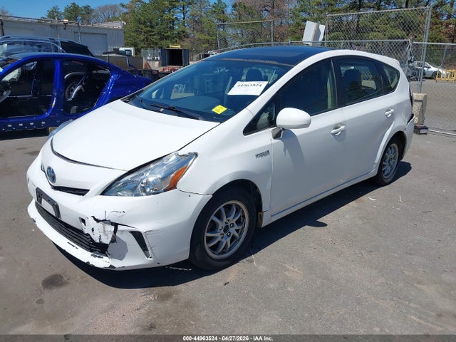 Toyota Prius v Three