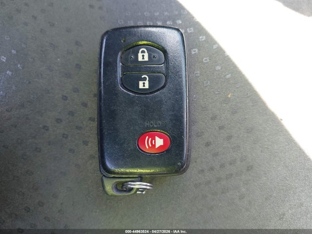 Toyota Prius v Three
