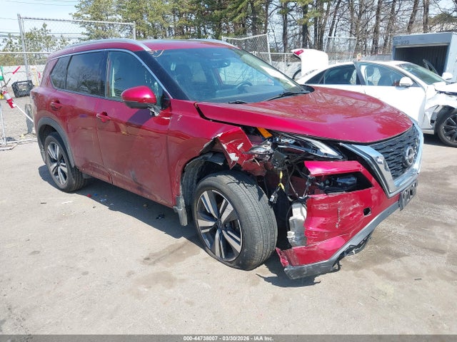 Salvage Nissan Rogue Image