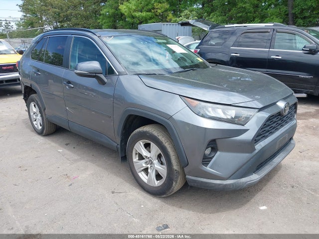 Salvage Toyota RAV4 Image