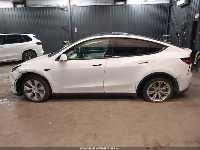 Tesla Model Y Long Range Dual Motor All-wheel Drive