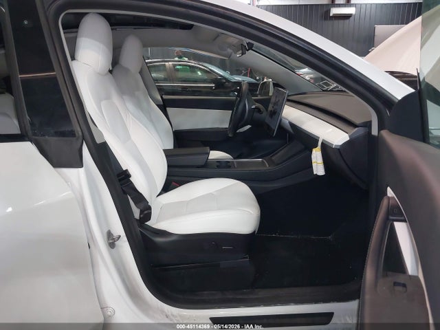 Tesla Model Y Long Range Dual Motor All-wheel Drive