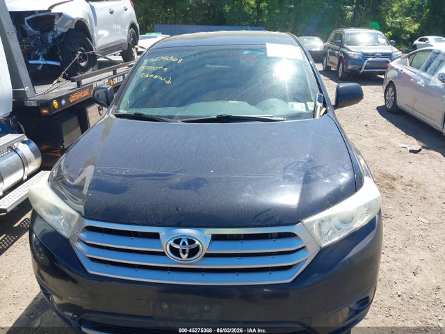 Toyota Highlander Base V6