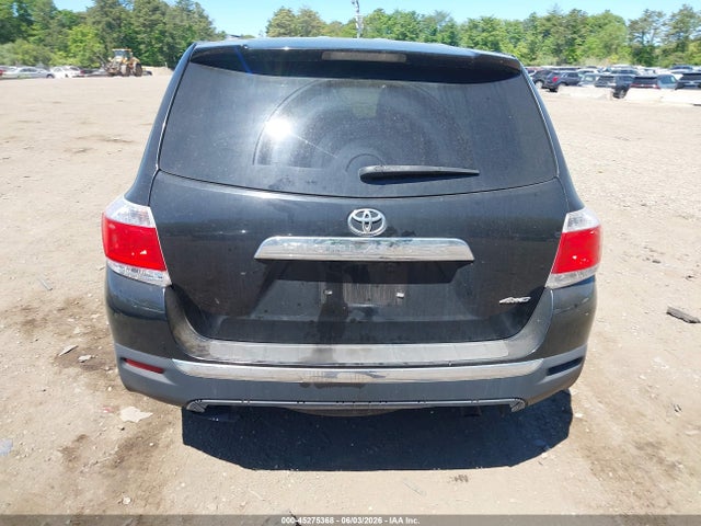 Toyota Highlander Base V6