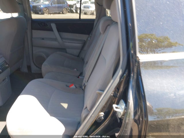 Toyota Highlander Base V6