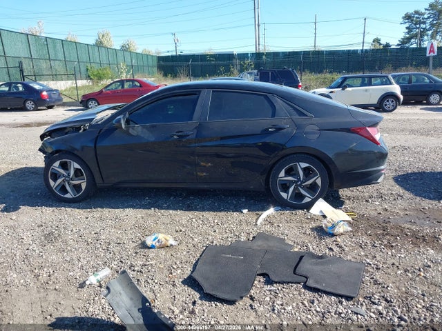 Hyundai ELANTRA Sel