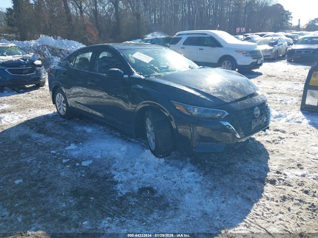 Salvage Nissan Sentra Image