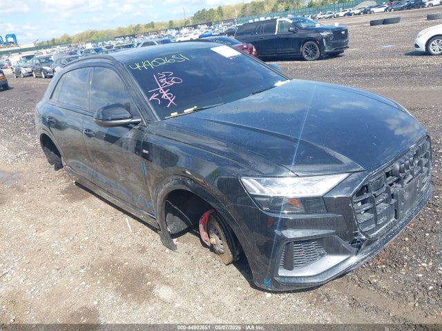 Salvage Audi Q8 Image