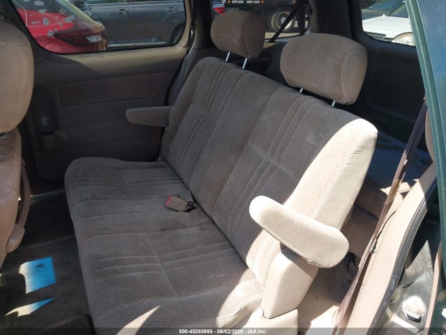 Toyota Sienna Ce