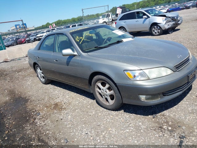 Salvage Lexus Es Image