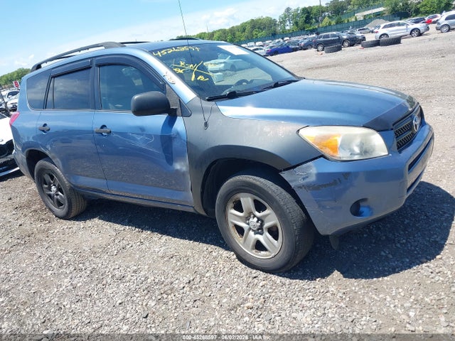 Salvage Toyota RAV4 Image