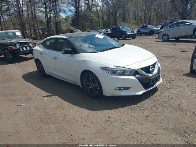 Salvage Nissan Maxima Image