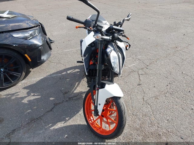 KTM 390 Duke