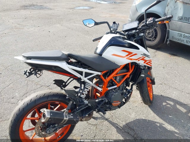 KTM 390 Duke