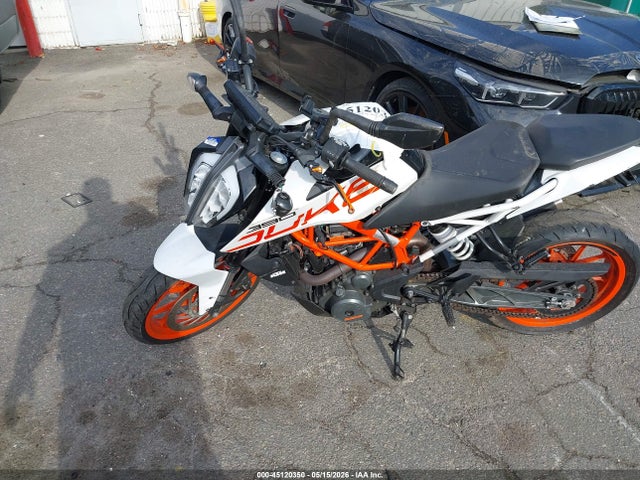 KTM 390 Duke